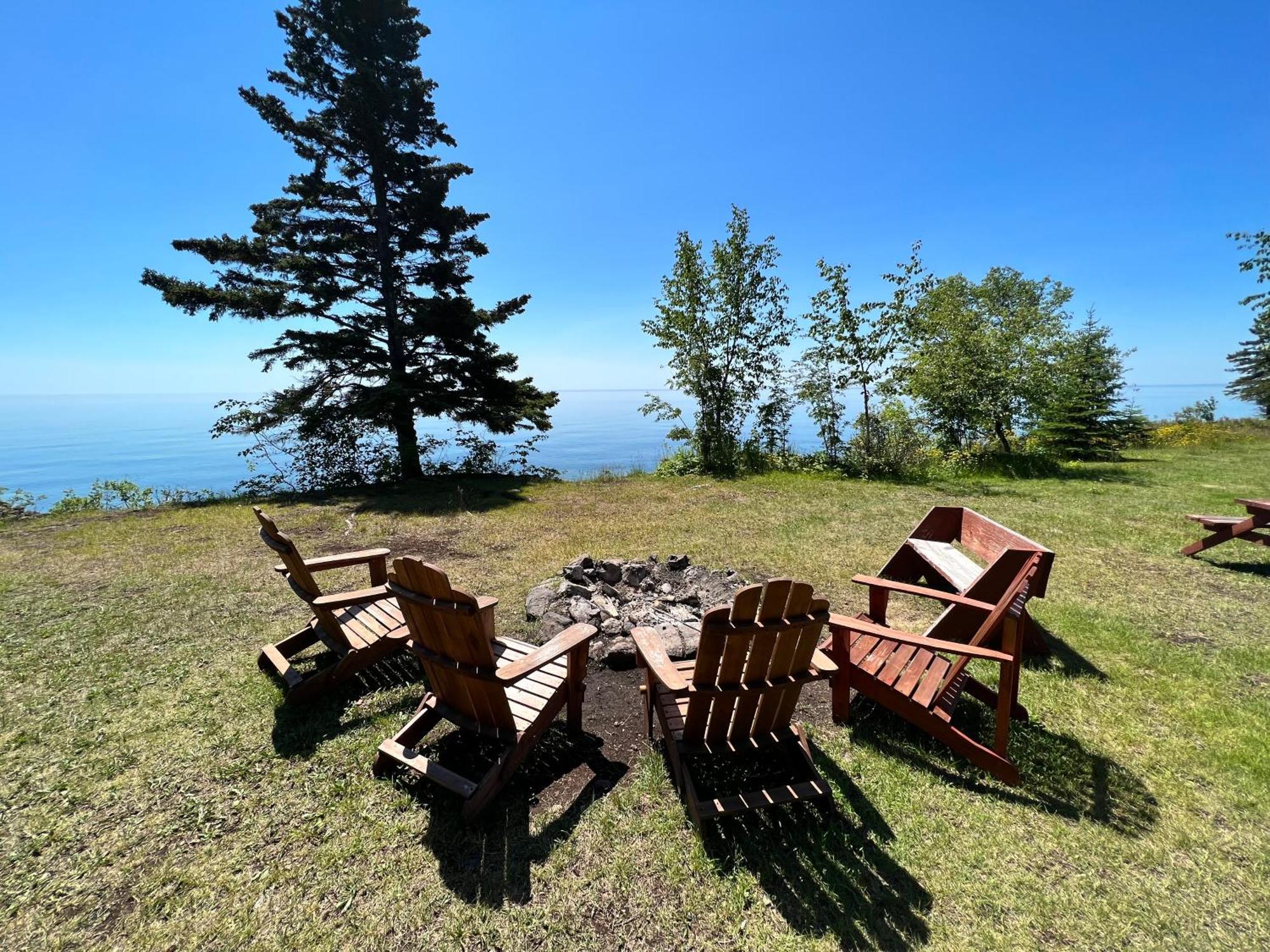 Thomsonite Inn On Lake Superior Гранд-Марей Экстерьер фото