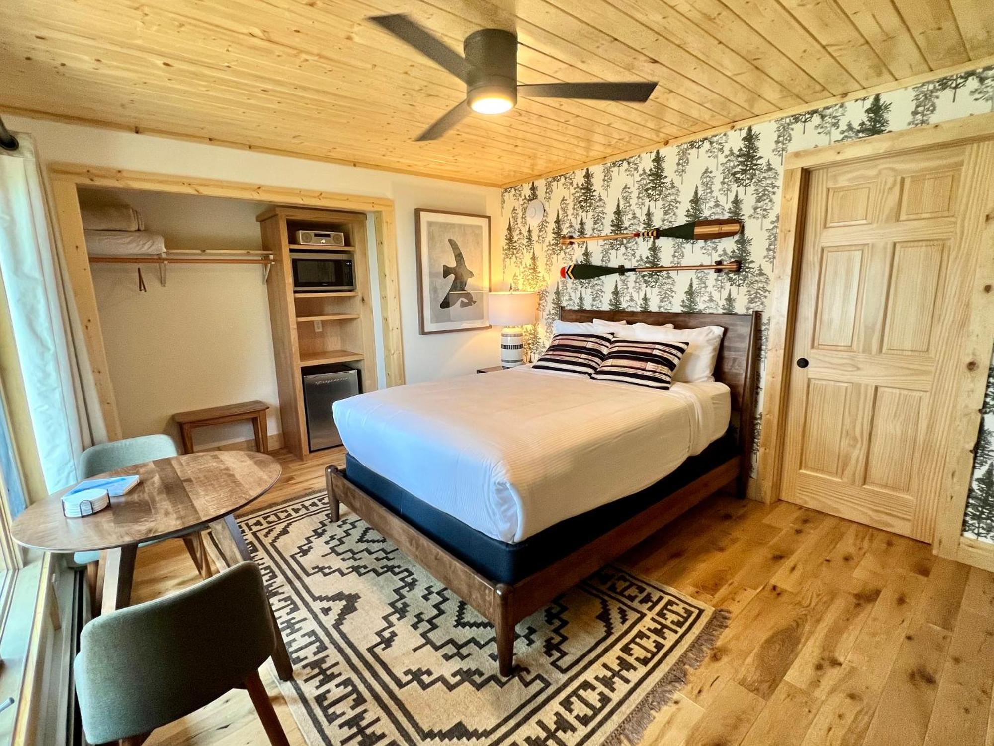 Thomsonite Inn On Lake Superior Гранд-Марей Номер фото